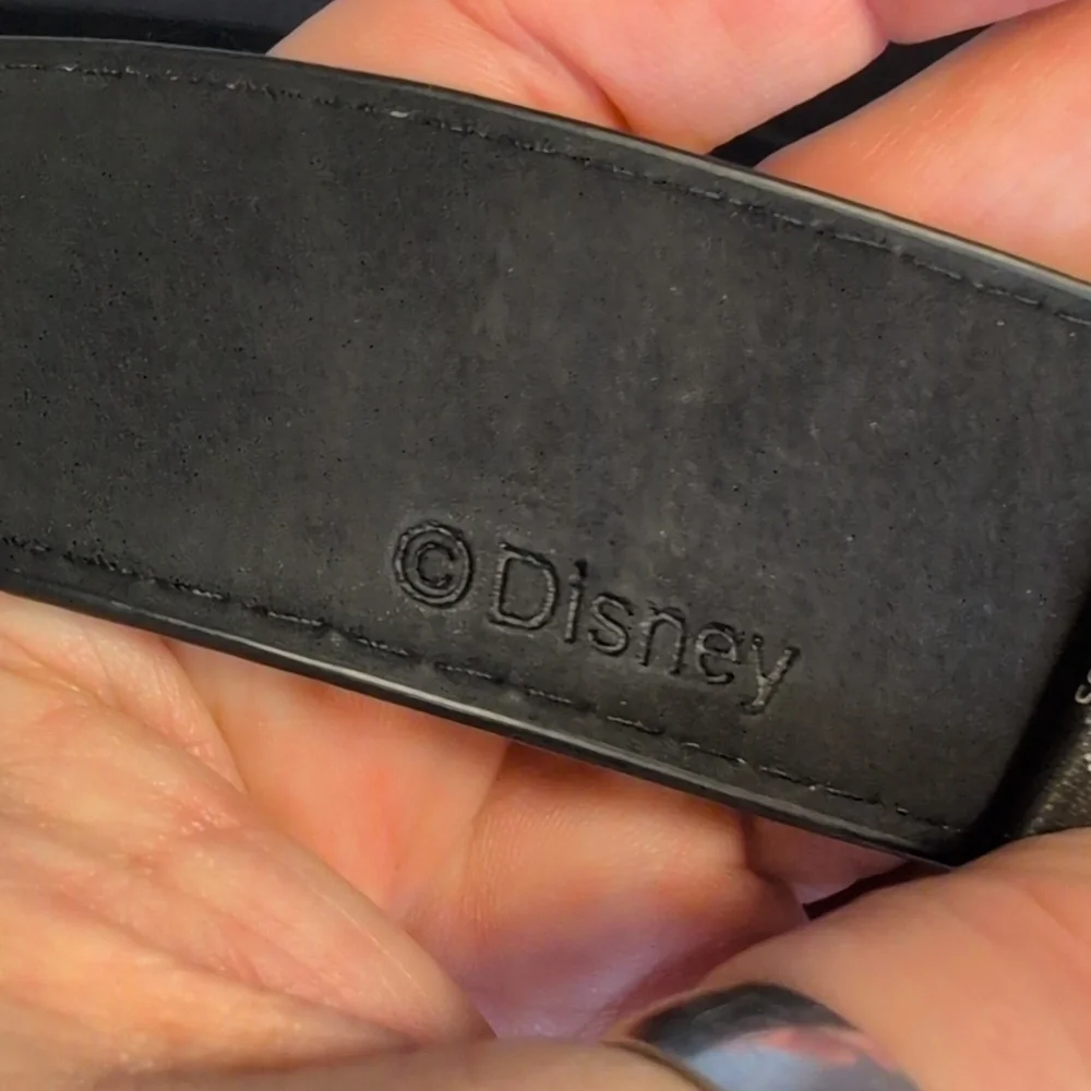 DISNEY 2024 Black Belt Size M Polished Metal Logo Buckle NWT